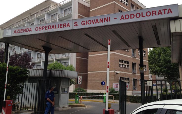 ROMA, PAZIENTI CIECHI DOPO LE OPERAZIONI: OSPEDALE SOTTO ACCUSA. ''FERRI NON STERILI'' - 29/06/2013